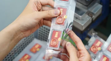 تراجع سعر الذهب في فيتنام إلى أقل من 180 مليون دونغ للتايل